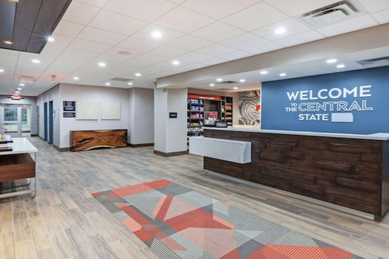 Hampton Inn Gardner Ngoại thất bức ảnh